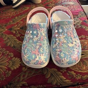 Women's Joybees Clogs Size 9